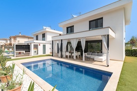 Beach Villa Cosins 1 Mel thumbnail